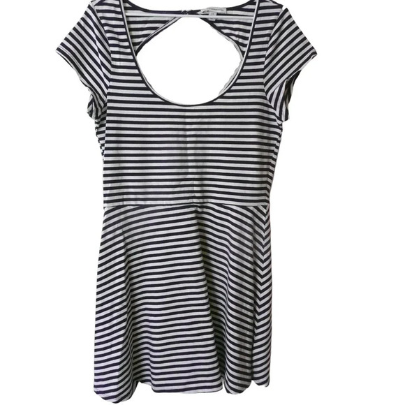 2 American  Eagle Outfitters Skater Dresses Size M - Picture 2 of 9